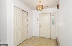 30 HILLTOP LANE W, COLUMBUS, NJ 08022