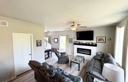30 Keeneland Court, Pleasant Hill, IA 50327