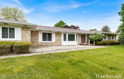 2225 Holiday Lane, Lansing, MI 48917