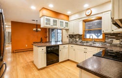 312 Cambridge Avenue, Ipswich, SD 57451
