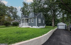 10 DELAWARE AVENUE, HAINESPORT, NJ 08036