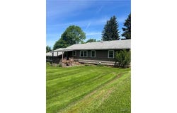 623 E Hamilton Avenue N, Sherrill, NY 13461