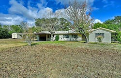 505 North Live Oak Street, Round Top, TX 78954