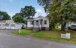 4 Broadway, Latham, NY 12110