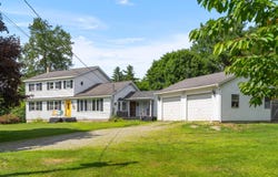 252 Meadowhill Road, Manchester, ME 04351