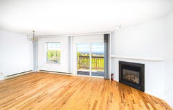202 E 7th St, Duluth, MN 55805
