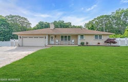 18 Pinewood Drive, Brick, NJ 08724