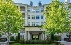 8121 RIVER Road, BETHESDA, MD 20817