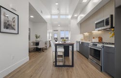 1545 32nd St, Oakland, CA 94608