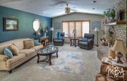 1714 E Crestway Drive, Garden City, KS 67846