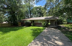 135 Queen Anne Lane, Jackson, MS 39209