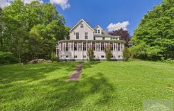 114 Papaya, SWITCHBACK, WV 24861