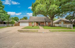 1647 E Pleasant Drive, Midlothian, TX 76065