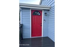 328 Unaka St, Clinton, TN 37716