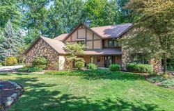 169 Plymouth Drive, Bay Village, OH 44140