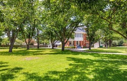 1220 W Lake DR, Taylor, TX 76574