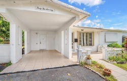 4270 NW 49th Ave, Lauderdale Lakes, FL 33319