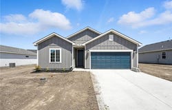 1660 Grayhawk Drive, Basehor, KS 66007