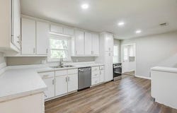 129 Lakewood Drive, Azle, TX 76020