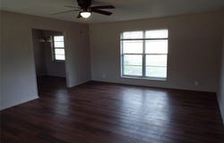 111 Waldman Drive, Gun Barrel City, TX 75156