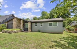 321 Thompson Drive, Saginaw, TX 76179