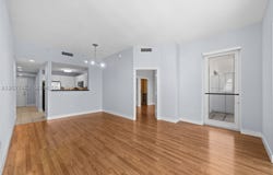 10 Aragon Ave, Coral Gables, FL 33134