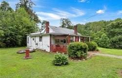 60563 Wintergreen, Senecaville, OH 43780