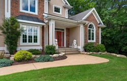 431 Country Club Ln, Onalaska, WI 54650