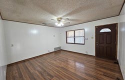 117 N Rawson St, Kerrville, TX 78028