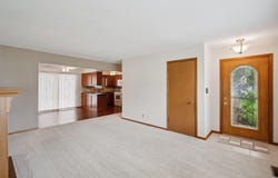 1301 S 11th Avenue E, Newton, IA 50208