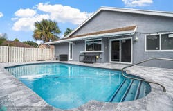 8810 Paradise Ct, Tamarac, FL 33321