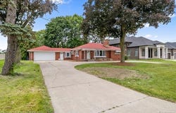 27210 DOXTATOR Street, Dearborn Heights, MI 48127