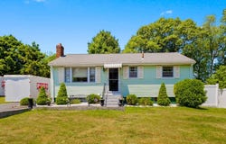 5 Oakwood Avenue, Randolph, MA 02368
