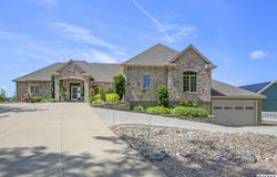 T37 Twin Lakes Drive, Fremont, NE 68025