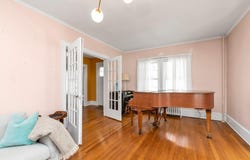 204 Hewlett Avenue, Merrick, NY 11566