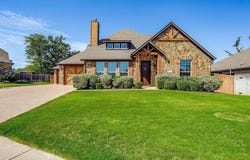 1023 Winding Creek Drive, Kennedale, TX 76060
