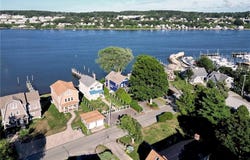 169 Narragansett Boulevard, Portsmouth, RI 02871