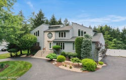 25 Whistler Way, Marlboro, NJ 07746