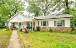 8422 Robinwood Dr, Mabelvale, AR 72103