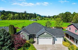 1231 SW 3RD AVE, Mill City, OR 97360