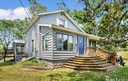 5537 Bristol Avenue NW, Comstock Park, MI 49321
