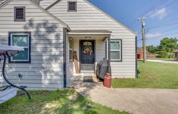 109 W Purdom Avenue, Alvarado, TX 76009