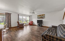 307 Windflower Ln, IA 52223