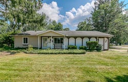6335 S Cedarwood Road, Mentor, OH 44060