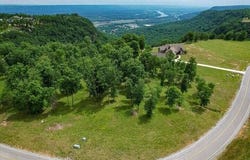 640 River Bluffs Drive, Jasper, TN 37347