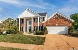 420 April Oaks Court, Ballwin, MO 63021