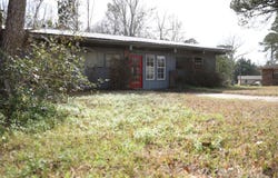 907 Maple Ave, Lumberton, MS 39455