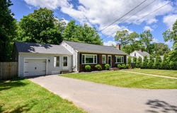 107 Washington St, Pembroke, MA 02359
