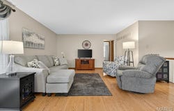 10900 Village Grove Drive, Unincorporated, MO 63123