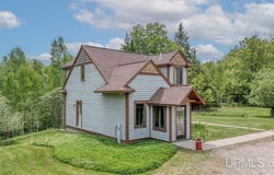 2462 US 2, Florence T-WI, WI 54121